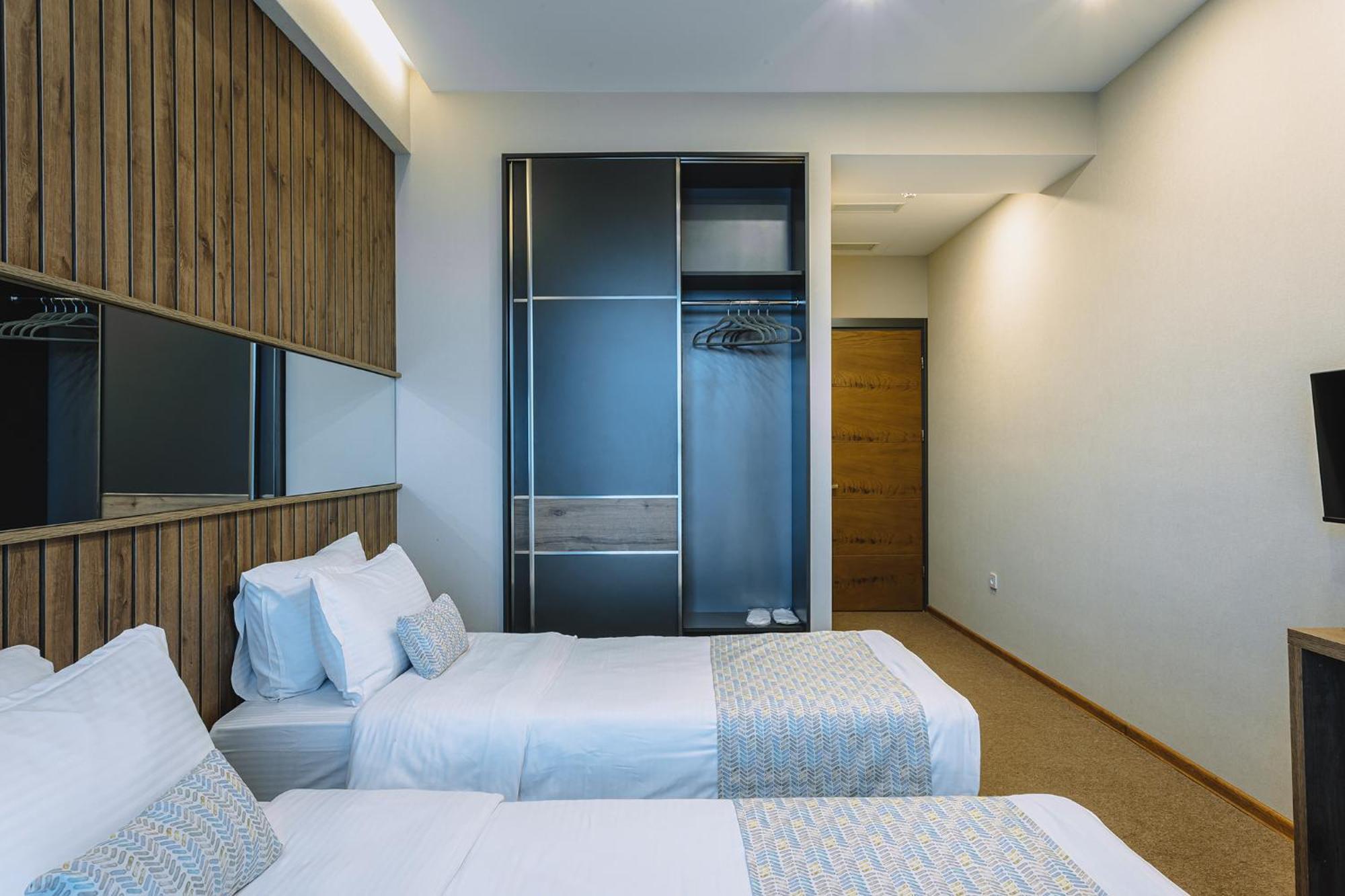 Hotel Sky Station Tbilisi Ngoại thất bức ảnh