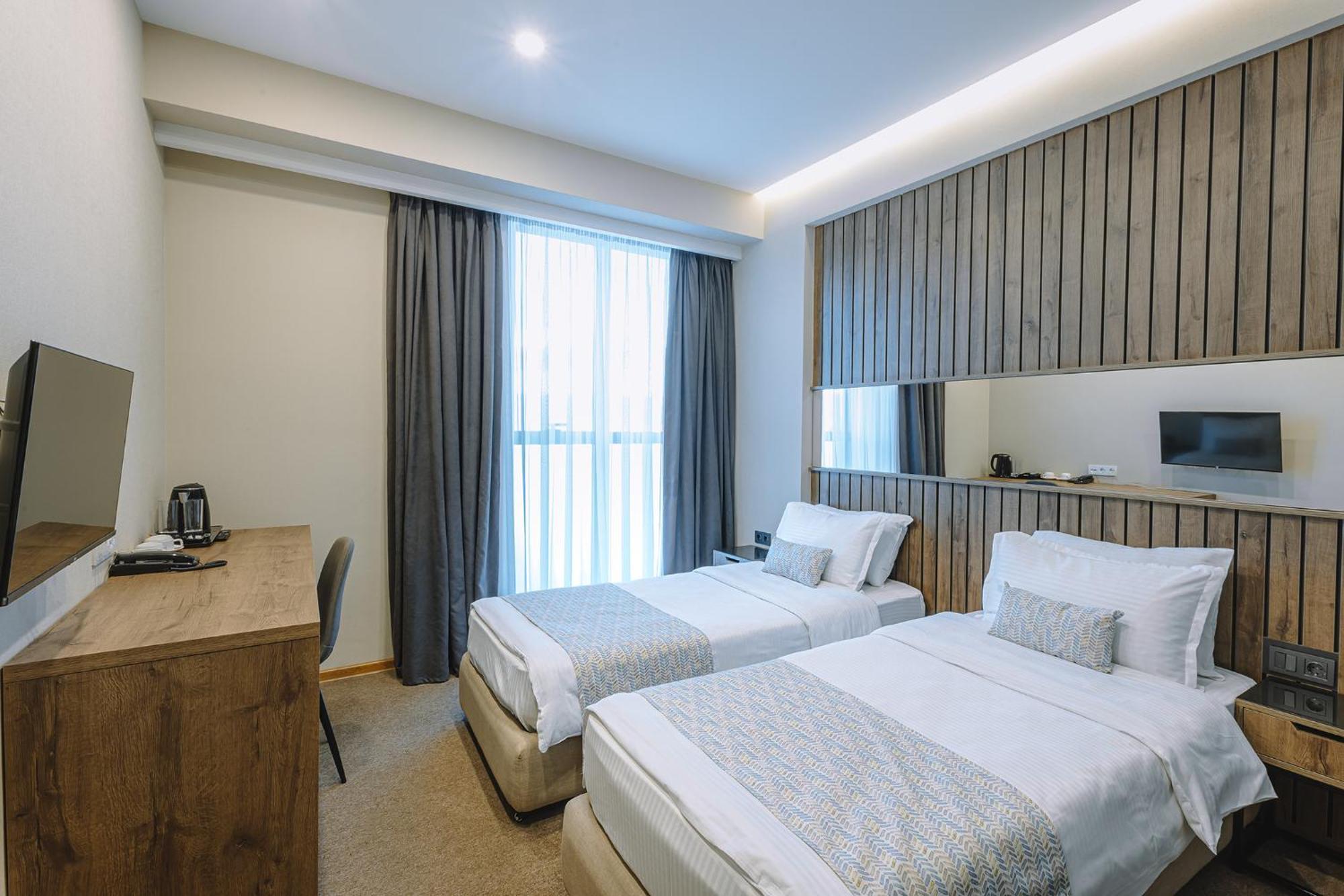 Hotel Sky Station Tbilisi Ngoại thất bức ảnh