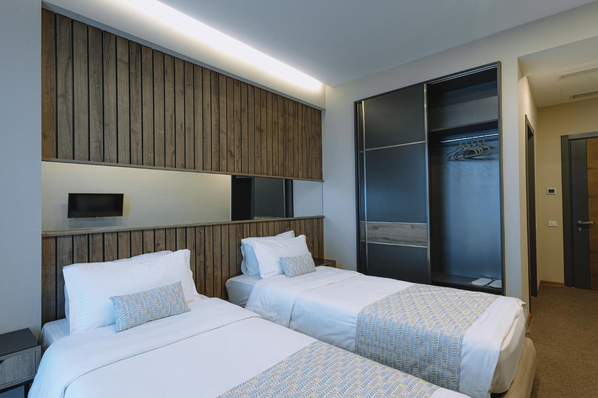 Hotel Sky Station Tbilisi Ngoại thất bức ảnh