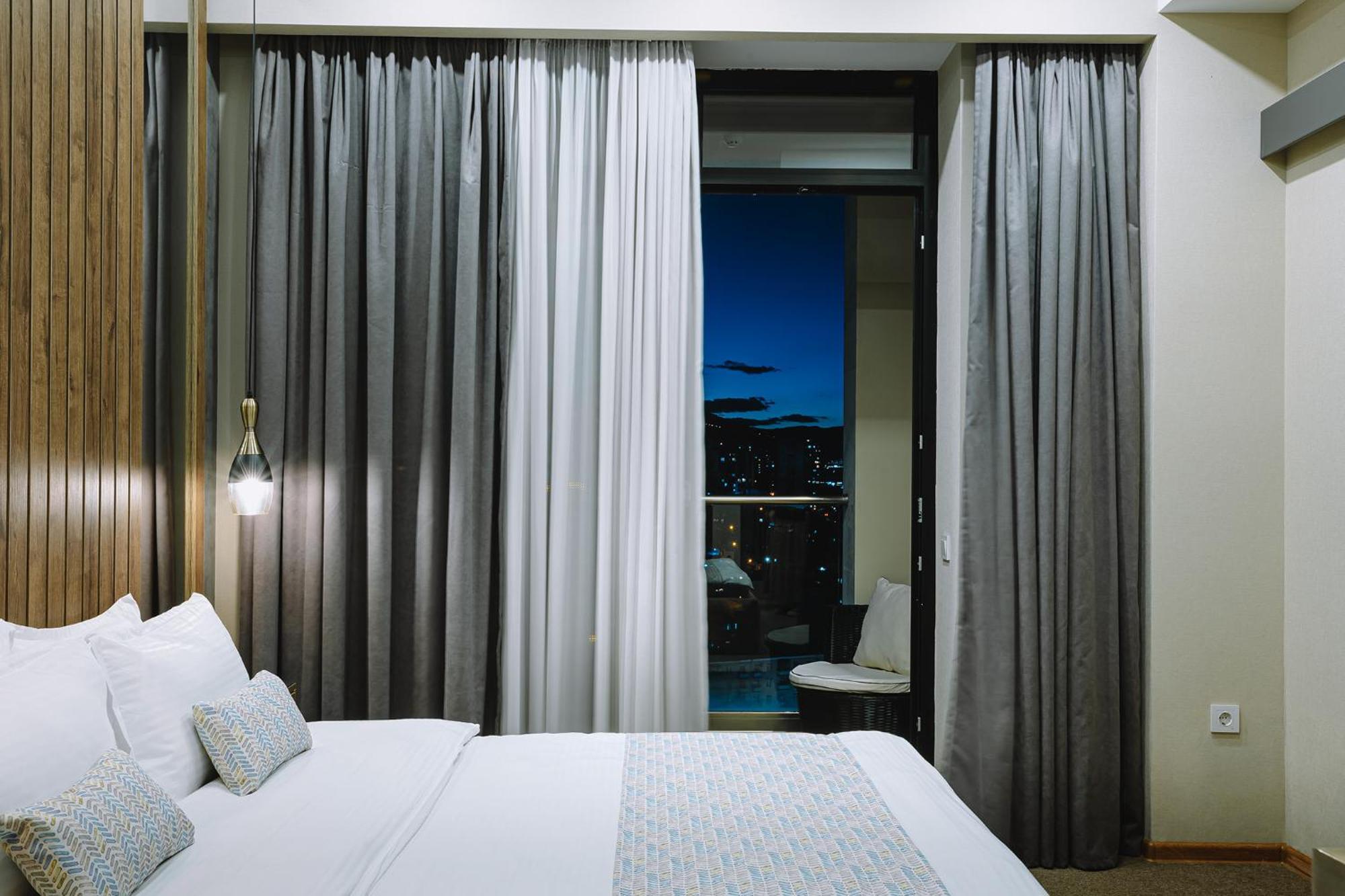 Hotel Sky Station Tbilisi Ngoại thất bức ảnh