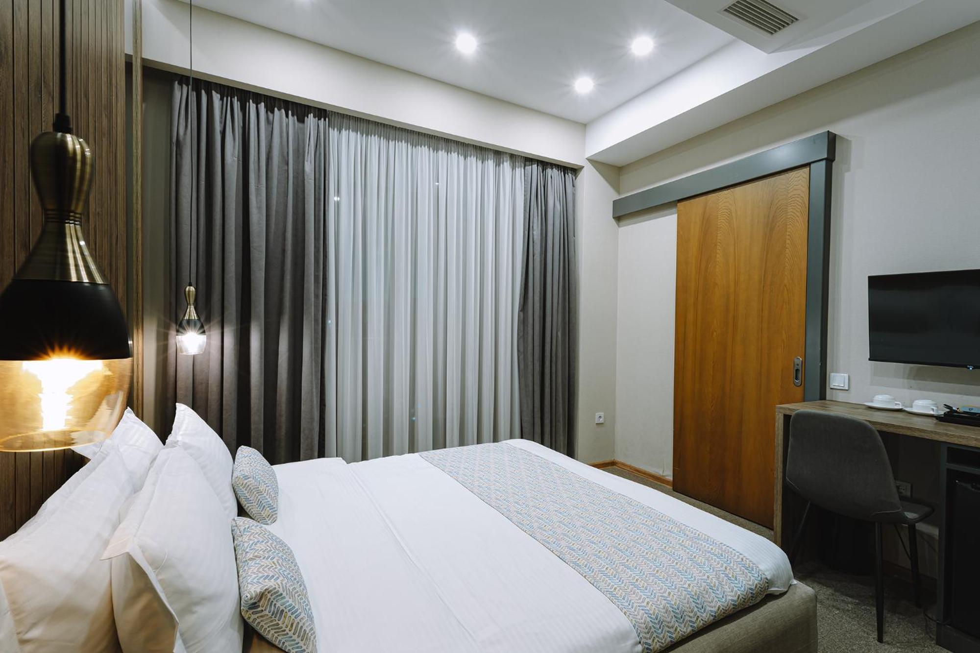 Hotel Sky Station Tbilisi Ngoại thất bức ảnh