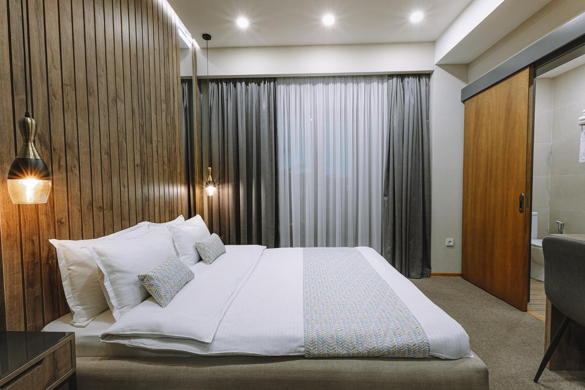 Hotel Sky Station Tbilisi Ngoại thất bức ảnh
